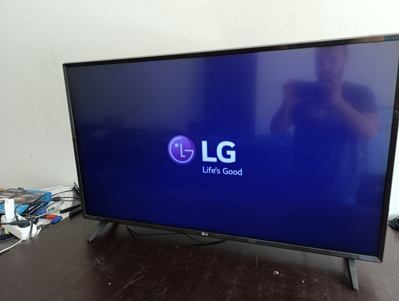 LG logo usled kvara pozadinskog osvetljenja