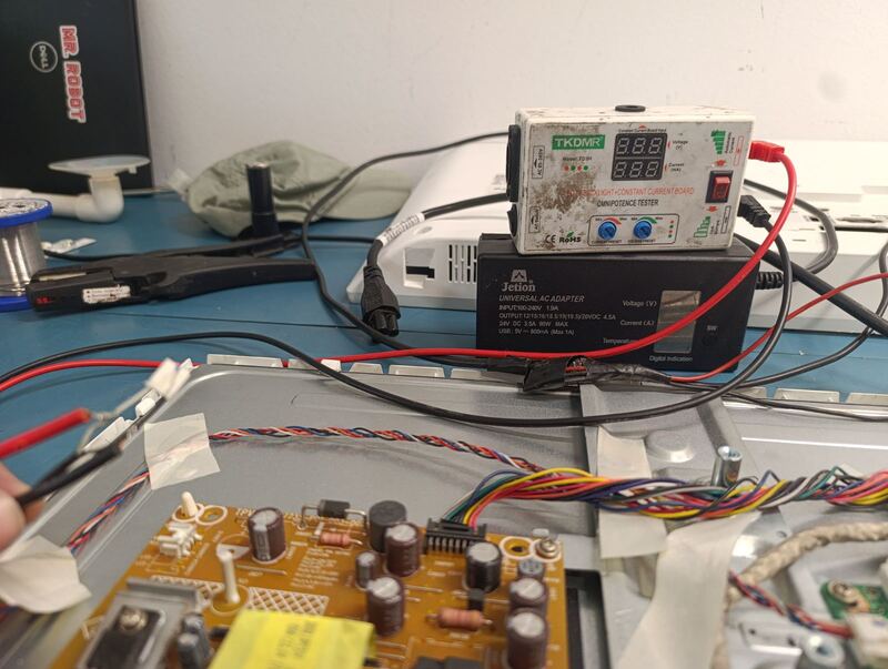 Test pozadinsko osvetljenje