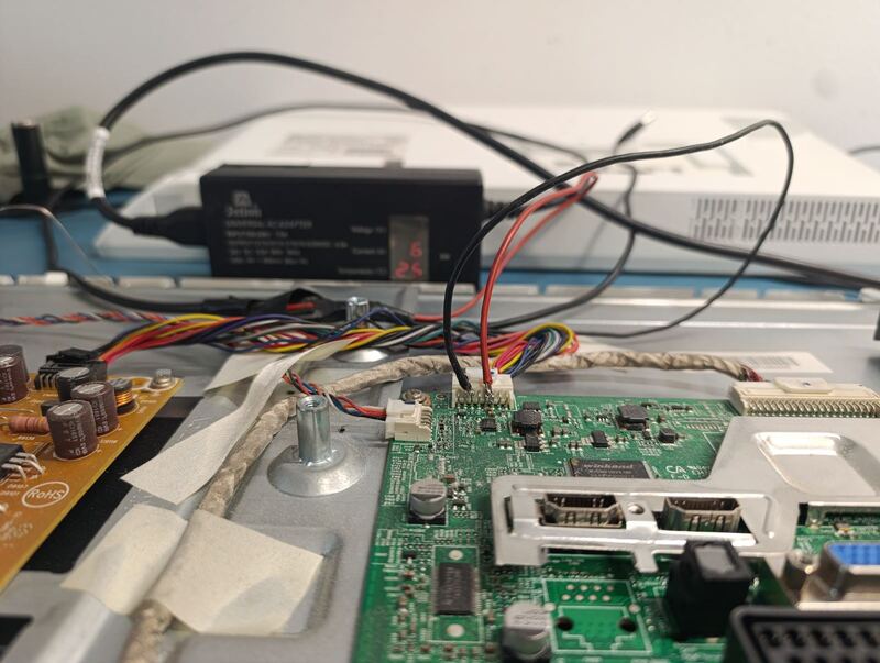 Test matične ploče sa spoljnim napajanjem