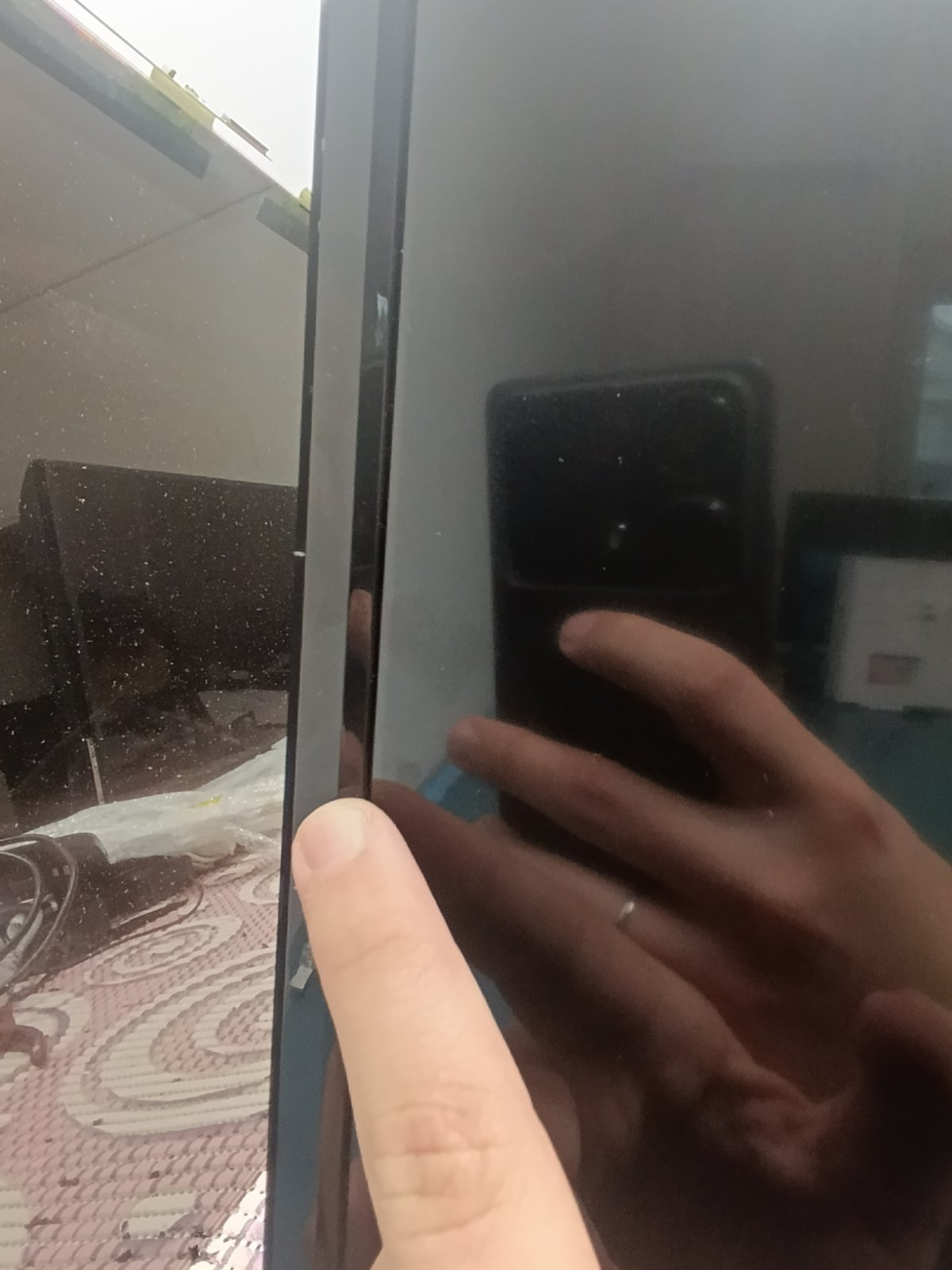 Standardni televizor sa plastičnim okvirom